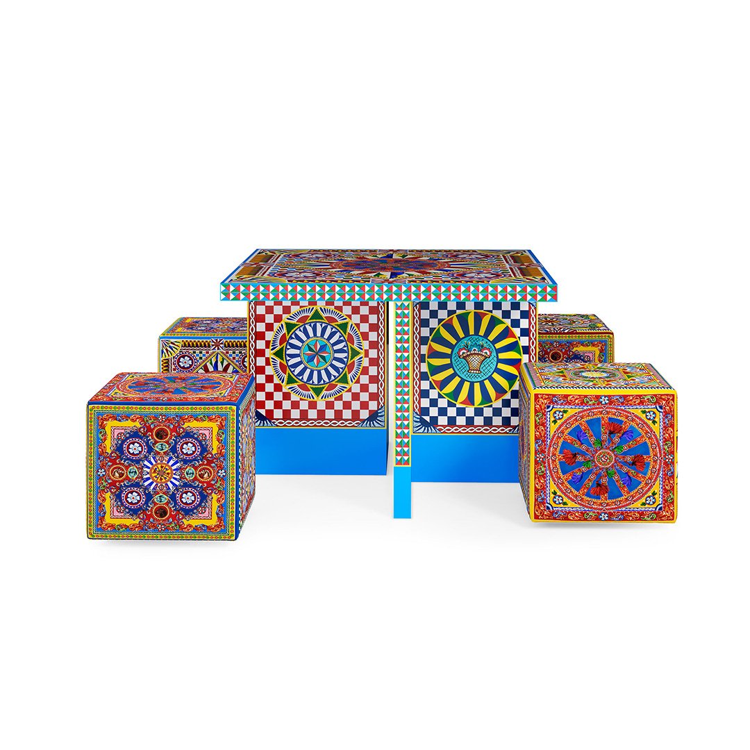 dolce-gabbana-casa-diana-ottomans-carretto-with-coffee-table