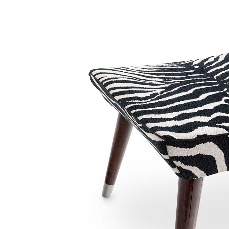 dolce-gabbana-casa-genziana-ottoman-zebra-detail