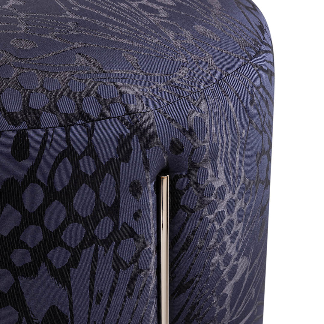 luxence-luxury-living-roxy-ottoman-detail